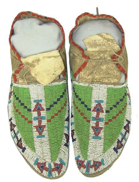 Araphao Beaded Moccasins (1 of 10)
