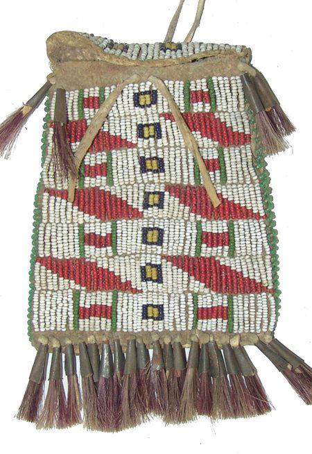 Sioux Beaded Bag (1 of 7)