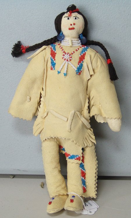 Blackfeet Doll - Nellie Buel (1 of 5)