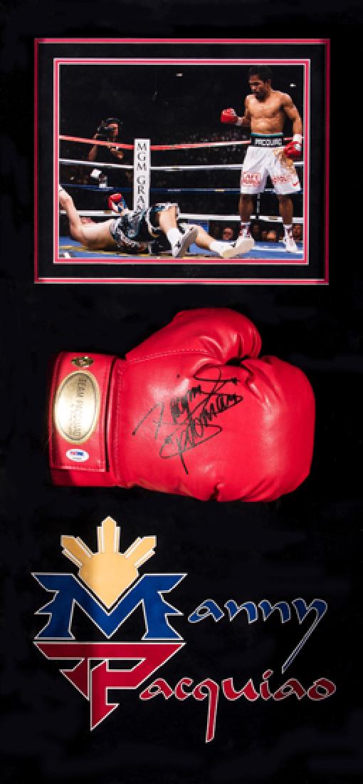 A signed Manny Pacquiao boxing glove presentation, a (1 of 1)