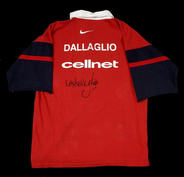 A signed Lawence Dallaglio England training shirt