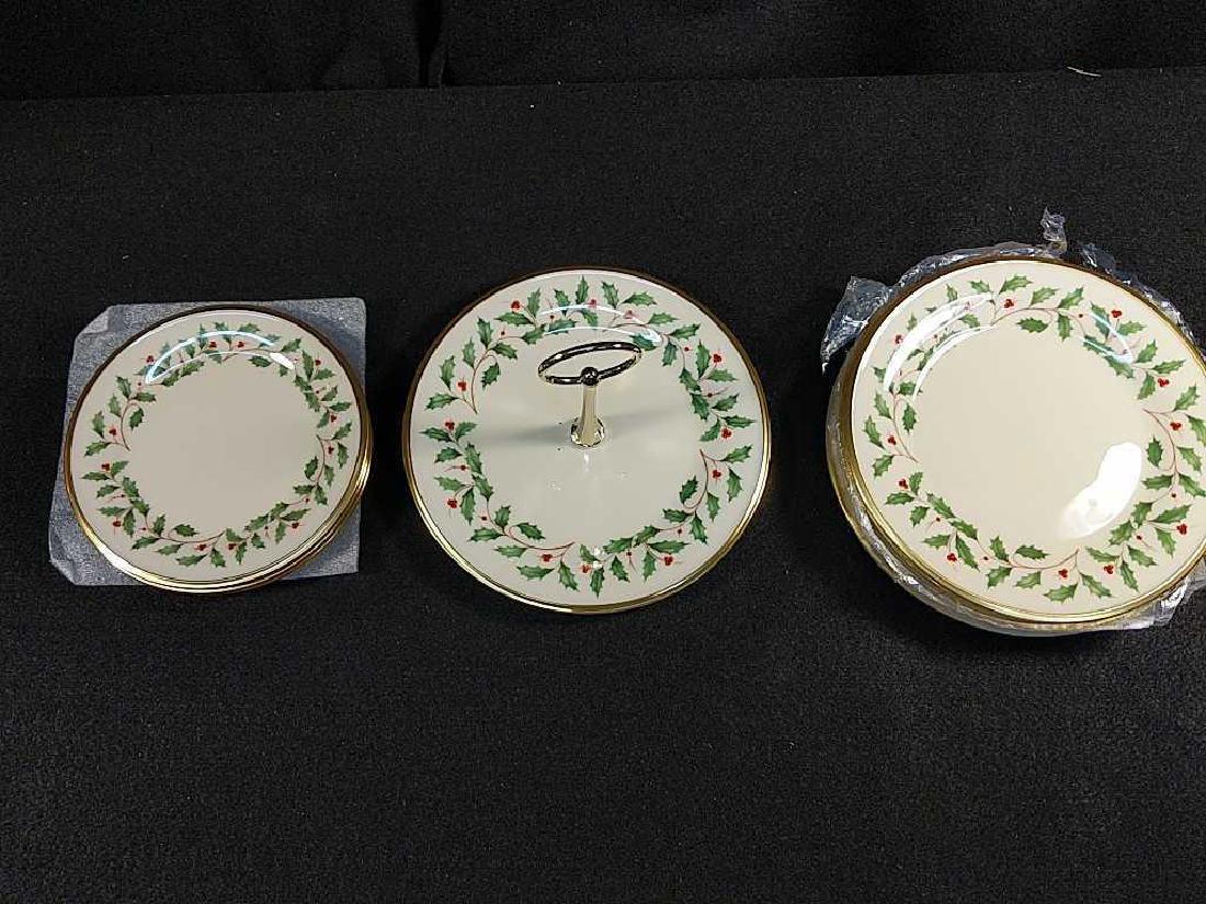 One Lenox Handle Christmas Plate Four plates and (1 of 5)