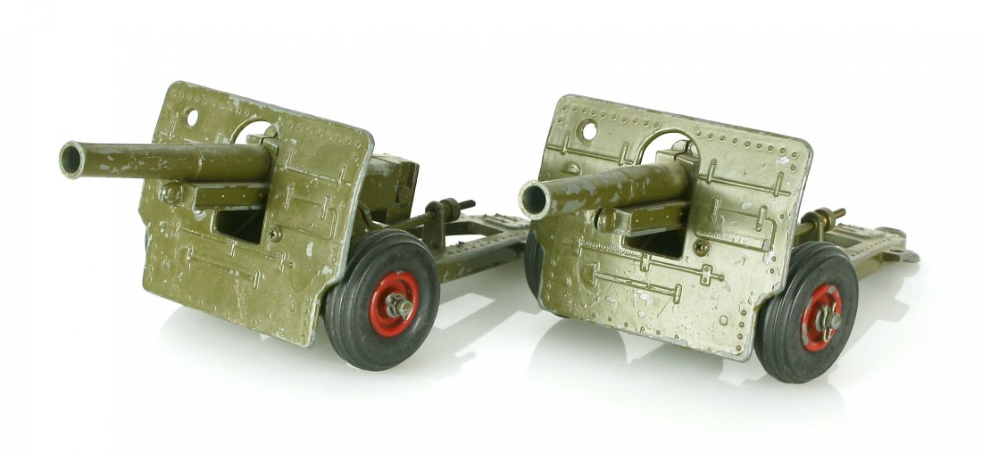Pair of Vintage Die-Cast Bullock Gun 25 pound Howitzer: Nice pair in fair to good condition with some paint loss. MSR Toys examples with working firing mechanisms. Missing the firing lanyard and original boxes but otherwise complete! Post-WW2 issue. Take y