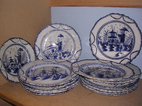 17 B+W PEARLWARE PLATES