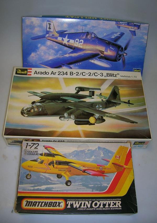 TWO TRAYS OF 14 MAINLY AEROPLANES AND ARMY: Two trays of 14 mainly aeroplanes and army vehicles and a Lehmann Rigi 900 Cable Car set