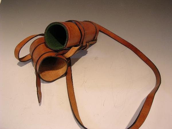 A GOOD LEATHER TELESCOPE CASE, WITH SHOULDER STRA - 3