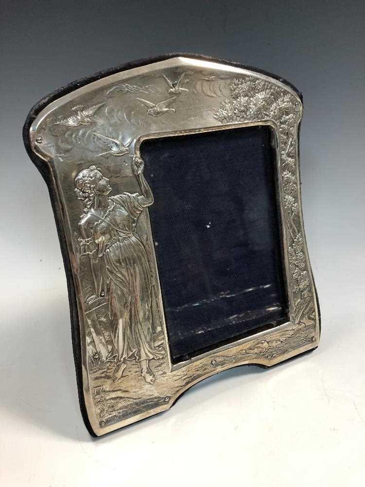 An Edward VII silver easel back photograph frame, (1 of 1)