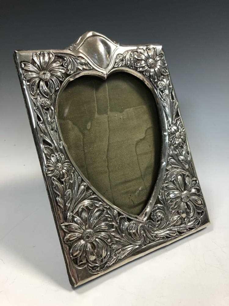 An Edward VII silver easel back photograph frame, (1 of 1)