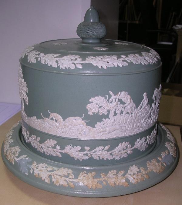 A 19TH C STILTON DISH - 2