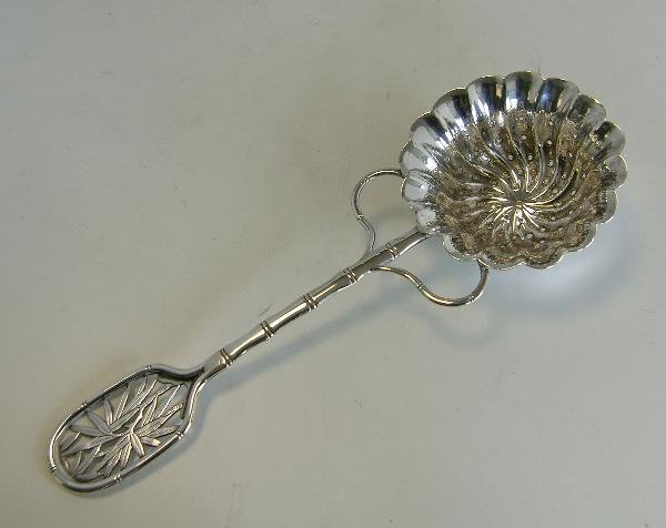 A CHINESE SILVER SUGAR BASIN & CREAMER - 8