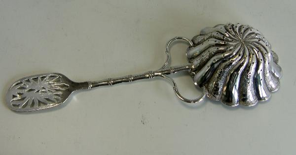 A CHINESE SILVER SUGAR BASIN & CREAMER - 9