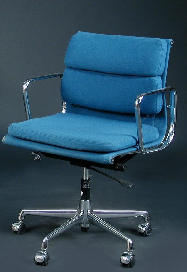 AN EAMES SOFT PAD CHAIR FOR VITRA