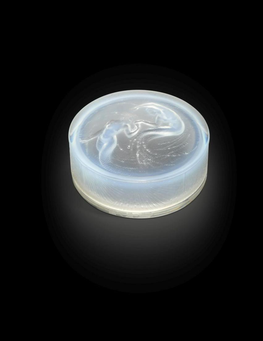 Deux Sirens, a small R. Lalique opalescent and frosted glass powder box and cover, circa 1920, (1 of 7)