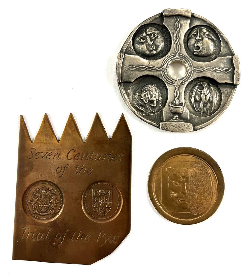 A silver St Dunstan's medal, a Goldsmiths' Company medal and a commemorative replica trial plate, (1 of 9)