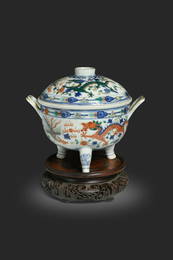 A Chinese porcelain dragon and phoenix food warmer, Qing Dynasty, Daoguang Emperor,