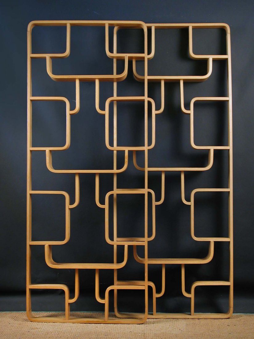 Drevopodnik Holesav, a pair of 'claustras' room divides: Drevopodnik Holesav, a pair of 'claustras' room divides/shelves, Czechoslovakia, circa 1930, bent plywood with ash veneer (2) 228 x 90cm (89 x 35in)