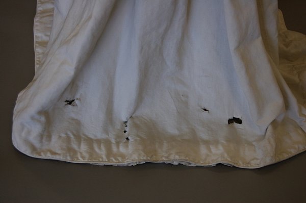 A summer ensemble, comprising: white linen boler - 4