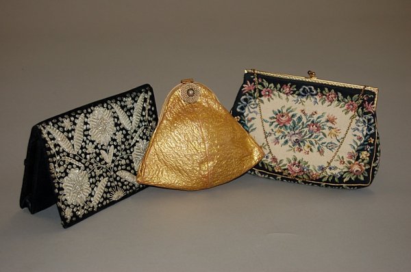 A group of accessories 1930s-60s, including leath - 3