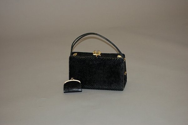 A group of accessories 1930s-60s, including leath - 6