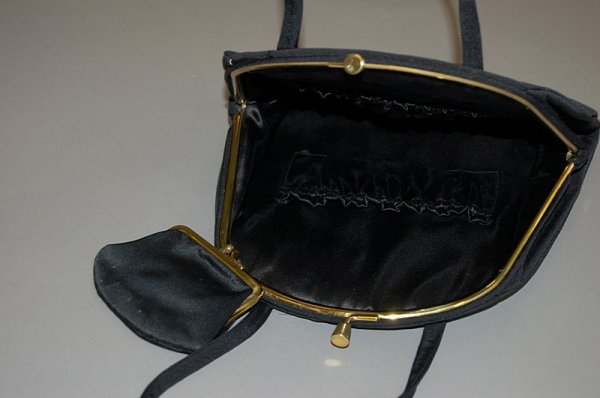 A group of accessories 1930s-60s, including leath - 8