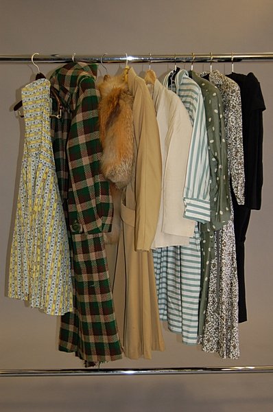 A group of 1940s-50s clothing, 9 ensembles includ