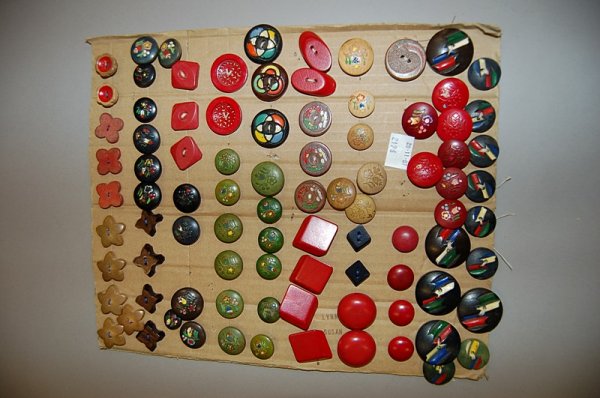 A large and interesting group of mainly celluloid - 4
