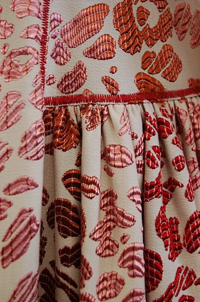 An elegant Oscar de la Renta evening coat, woven i - 4