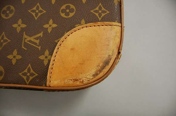 A Louis Vuitton soft-sided suitcase, probably 1960s - 10