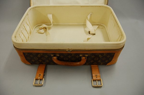 A Louis Vuitton soft-sided suitcase, probably 1960s - 8