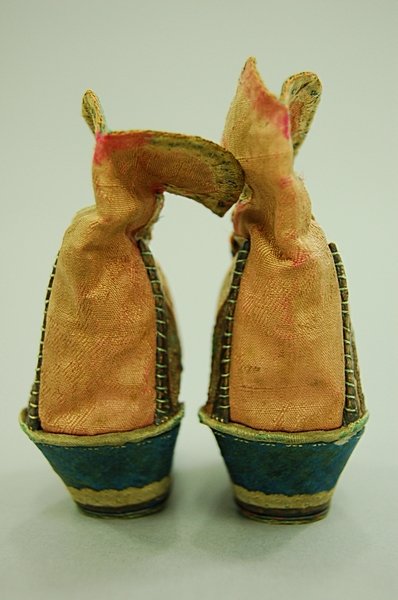 A pair of tiny lotus-bud slippers for bound feet, - 3