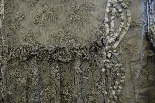 A black satin bodice and skirt, circa 1900, label - 3