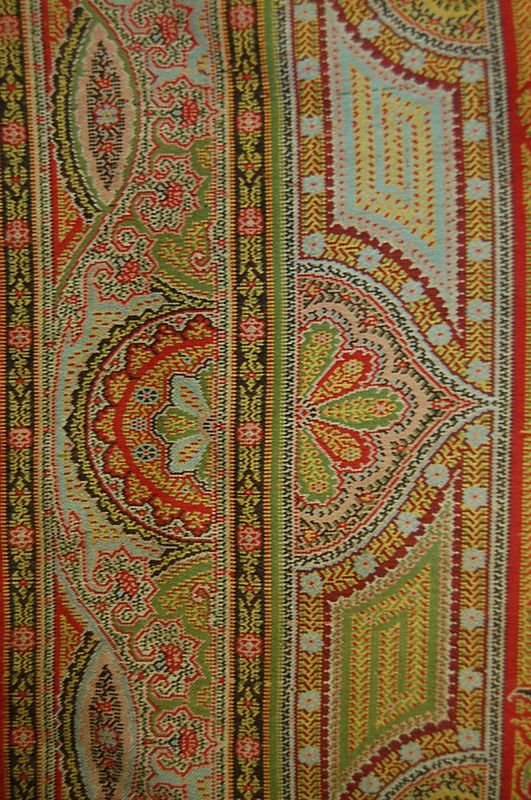 Two reversible Paisley shawls, probably French ci - 5