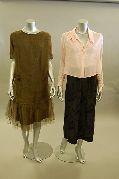 A small general group of clothing and accessories - 2