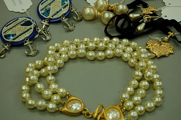 Costume jewellery, 1980s, comprising: Lesage bead
