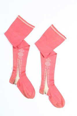 a pair of silk stockings theme essay A pair of silk stockings setting a town, the department store/ shoe dept, waiting room, / movie theatre, restaurant, cable car a pair of silk stockings theme. a pair of silk stockings theme essay A pair of silk stockings setting a town, the department store/ shoe dept, waiting room, / movie theatre, restaurant, cable car a pair of silk stockings theme.