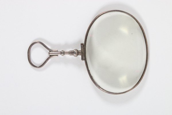 A group of eyeglasses and spectacles, including a late: A group of eyeglasses and spectacles, including a late 18th century eye-glass with plated mounts 7cm diam; a monocle in cyphered case, three pairs of pince nez, five pairs of assorted sunglasses, spec