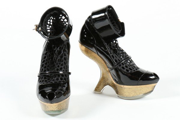 Sarah Burton for Alexander McQueen, 'Bee' collection (1 of 7)