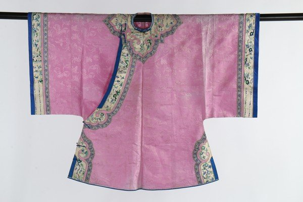 A mauve damask informal robe, chang-fu, Chinese, early (1 of 8)