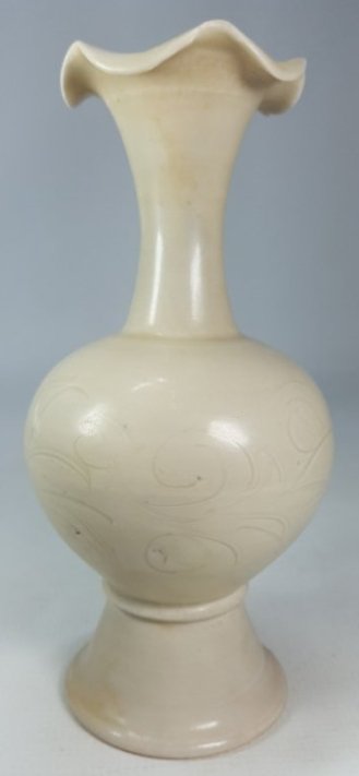 Chinese Flower-shaped Mouth Carved Porcelain Vase (1 of 5)