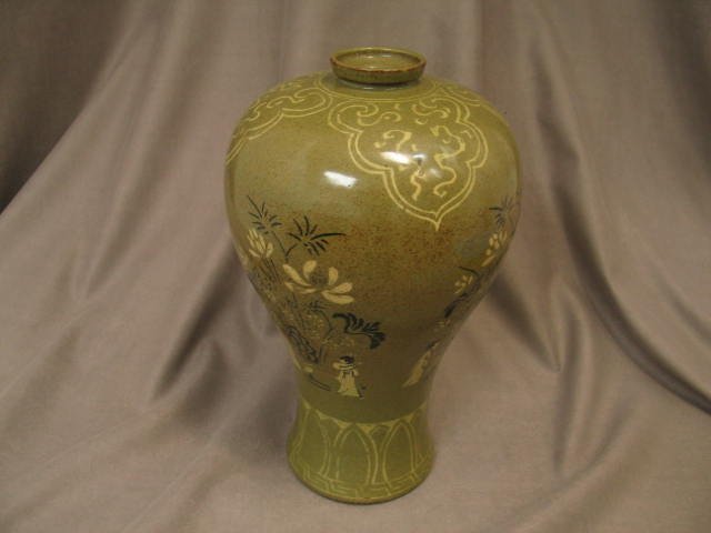 Korean  12~13th Big Koryo Vase (1 of 8)