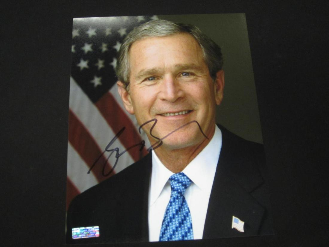 GEORGE BUSH SR SIGNED 8X10 PHOTO WITH COA PRESIDENT (1 of 2)