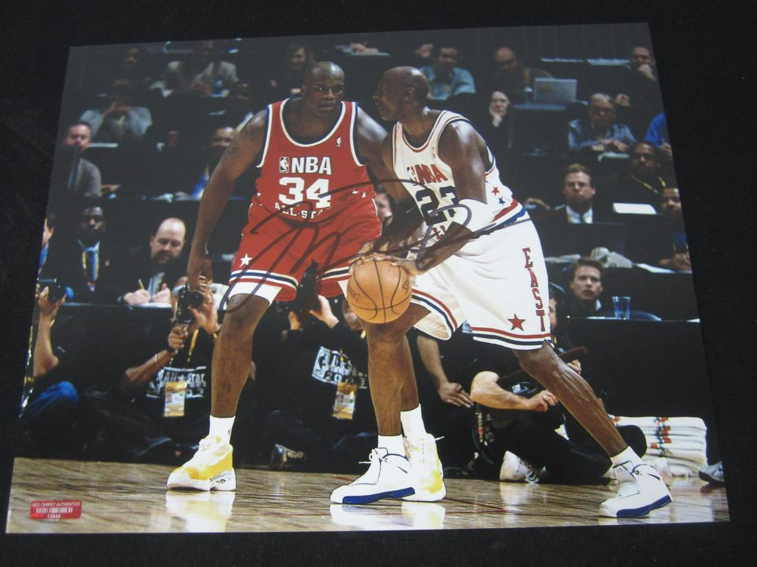 MICHAEL JORDAN SIGNED 8X10 PHOTO W/COA: All signed items come with a coa. Please research the autograph expert/company that provided coa before bidding. Cards might have rounded corners or creases. Please see photos for details. All sales a