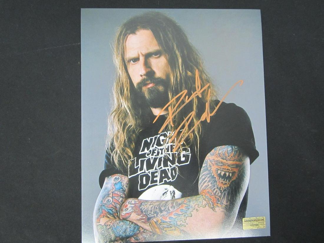 ROB ZOMBIE AUTOGRAPHED 8X10 PHOTO W/COA: ROB ZOMBIE AUTOGRAPHED 8X10 PHOTO WITH COA SINGER