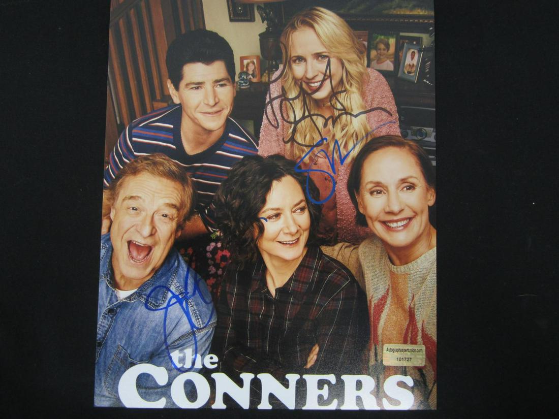 GOODMAN,GILBERT,GORANSON AUTOGRAPHED PHOTO W/COA: JOHN GOODMAN,SARA GILBERT,LECY GORANSON AUTOGRAPHED 8X10 PHOTO WITH COA THE CONNORS