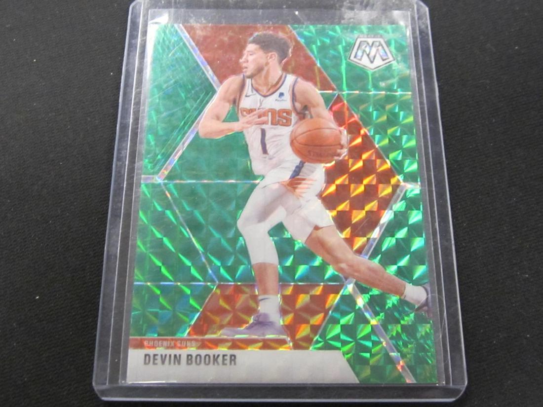 2019-20 MOSAIC GREEN MOSAIC PRIZM DEVIN BOOKER (1 of 1)