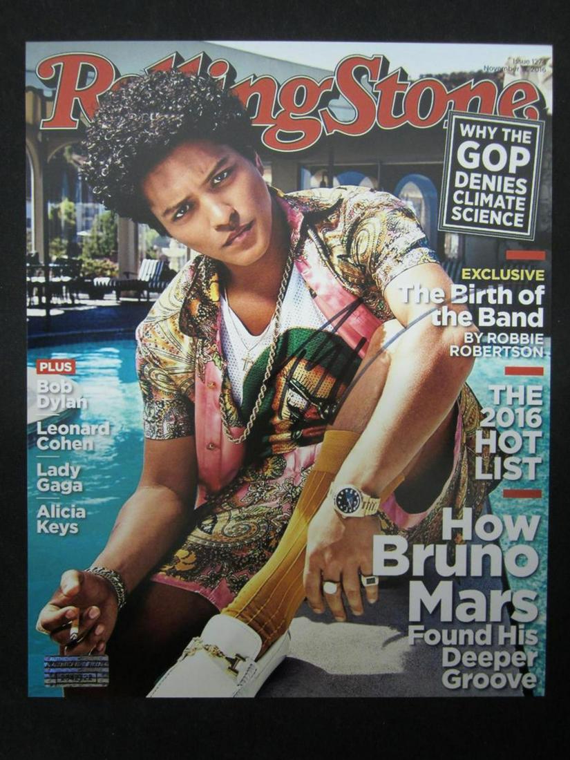 BRUNO MARS AUTOGRAPHED 8X10 PHOTO W/COA (1 of 2)