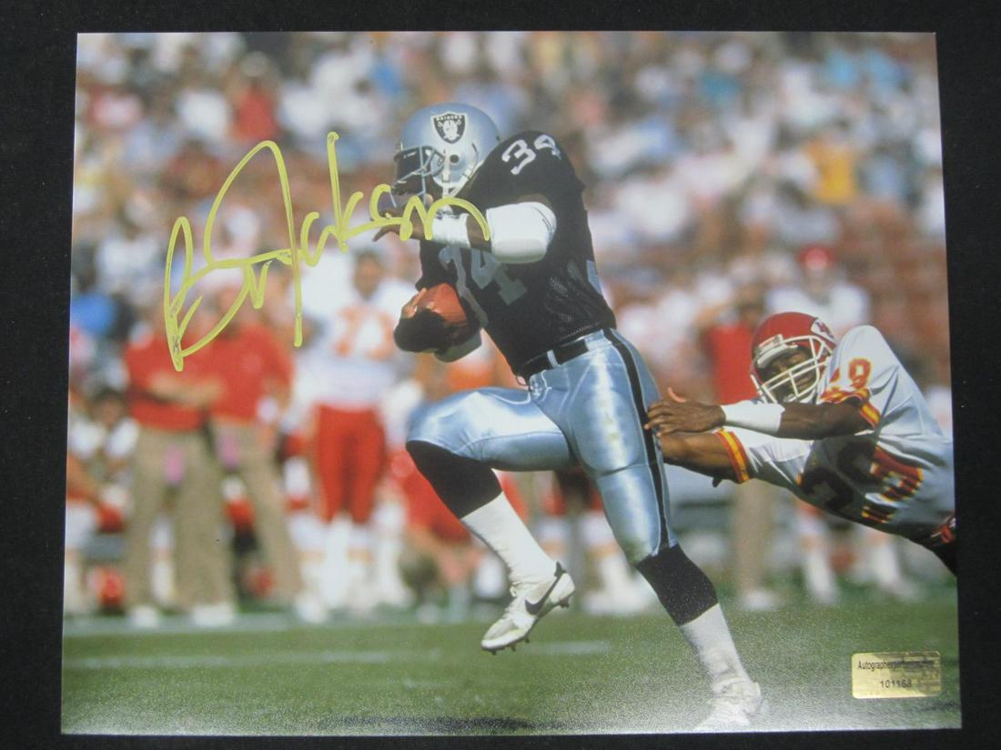 BO JACKSON AUTOGRAPHED 8X10 PHOTO W/COA (1 of 2)