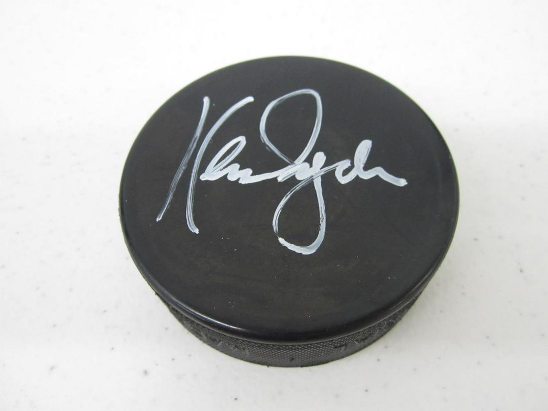 KEN DRYDEN SIGNED HOCKEY PUCK W/COA: KEN DRYDEN SIGNED HOCKEY PUCK WITH HERITAGE COA