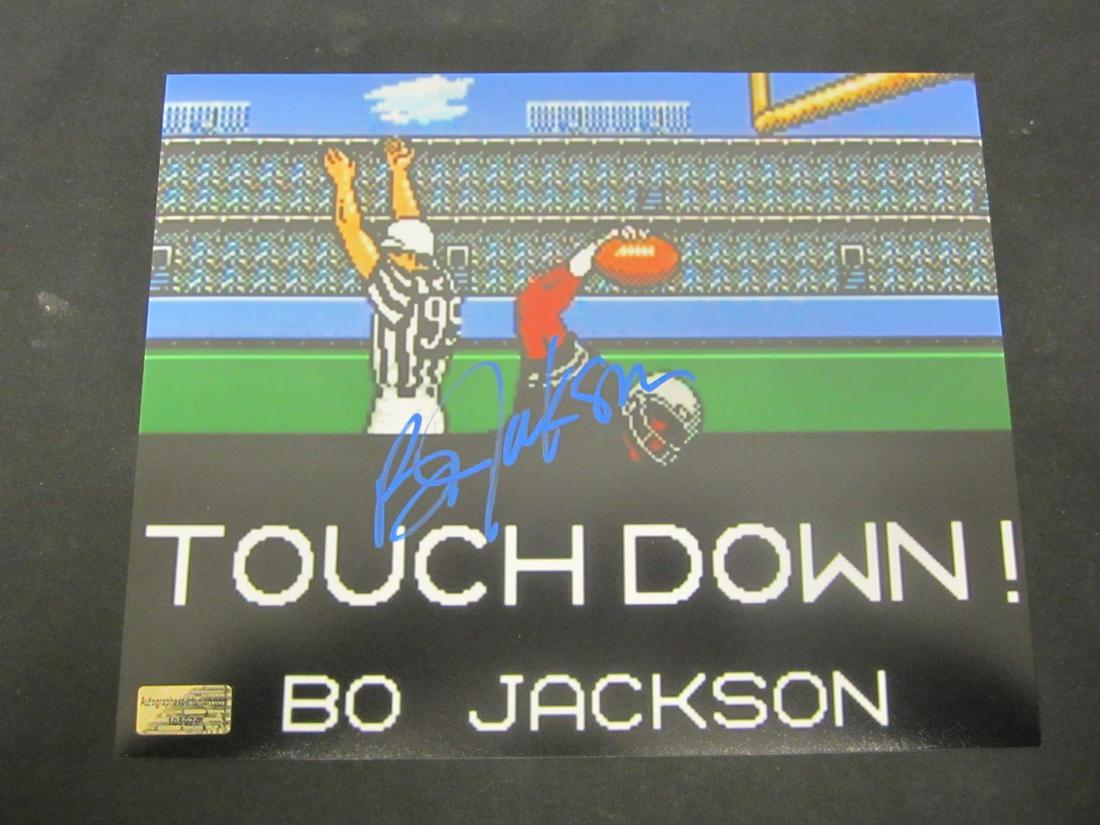 BO JACKSON SIGNED 8X10 PHOTO W/COA (1 of 2)