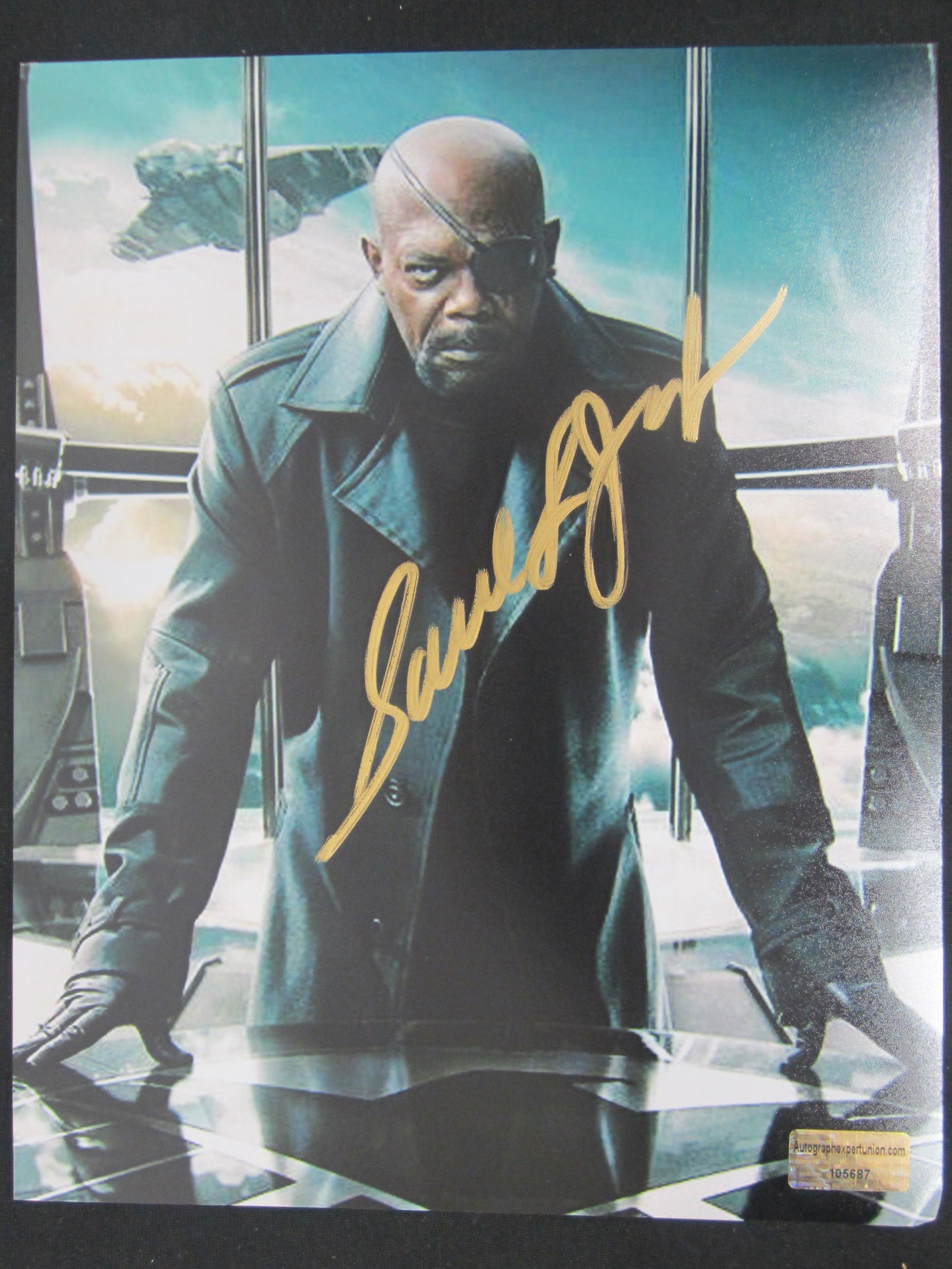 SAMUEL L JACKSON SIGNED 8X10 PHOTO W/COA (1 of 2)